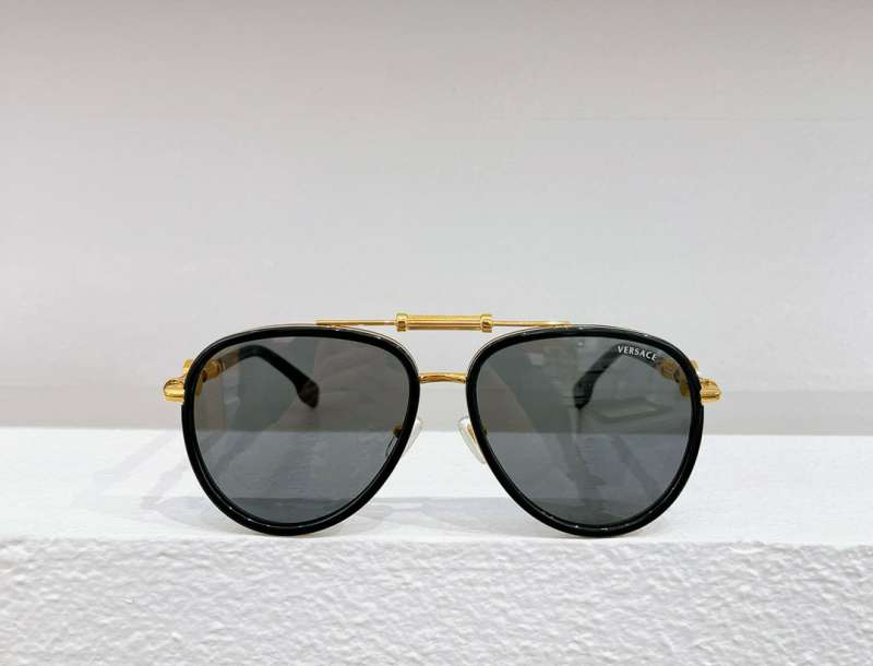 Picture of Versace Sunglasses _SKUfw55220859fw